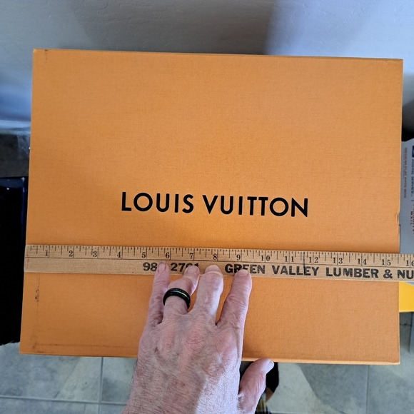 Extremely Large Louis Vuitton Magnetic Flap Lift Box (Empty) - Picture 14 of 16